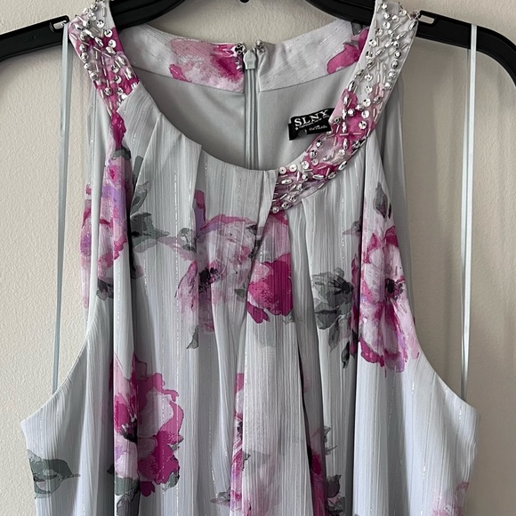 Full length beaded neck; Halter Chiffon Sleeveless Dress- Size:18 -wedding - Picture 2 of 11